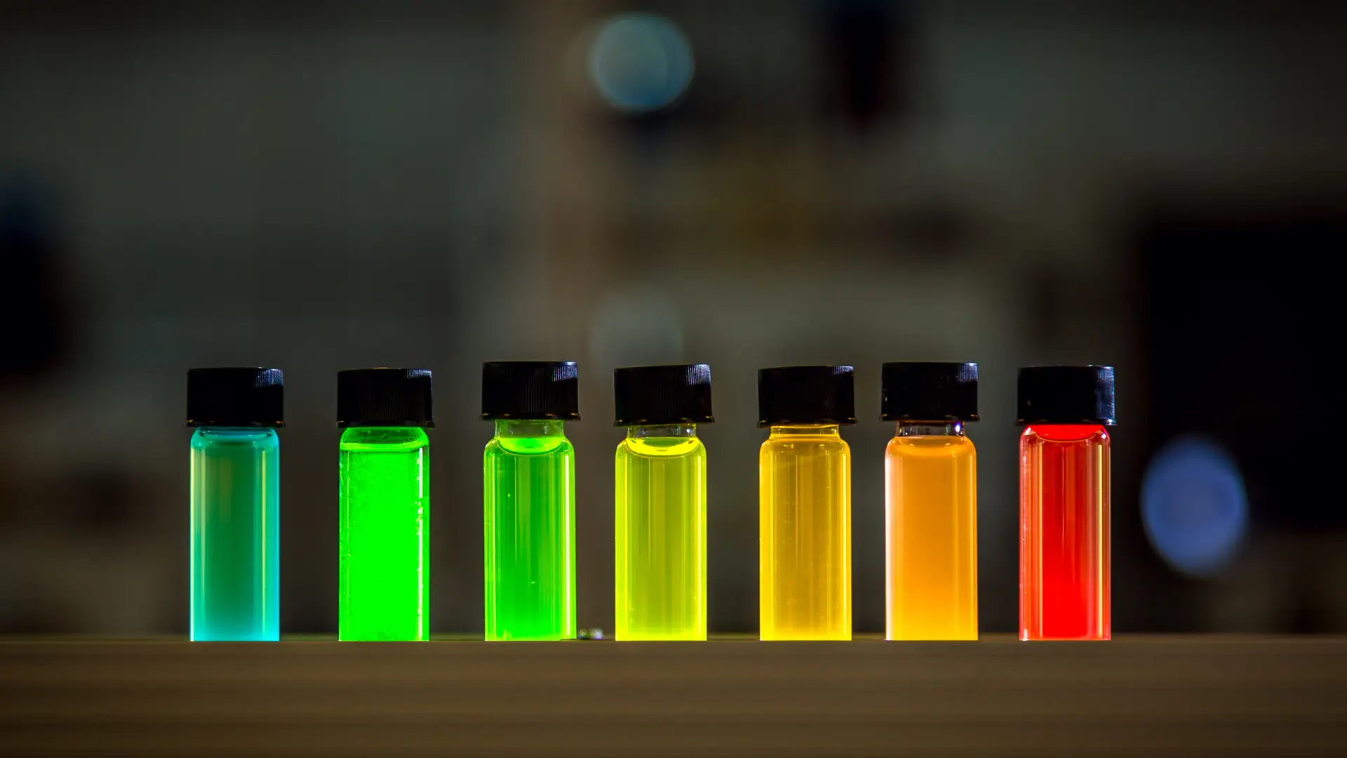 Quantum dots nanocrystals visualization showing different sizes emitting different colors